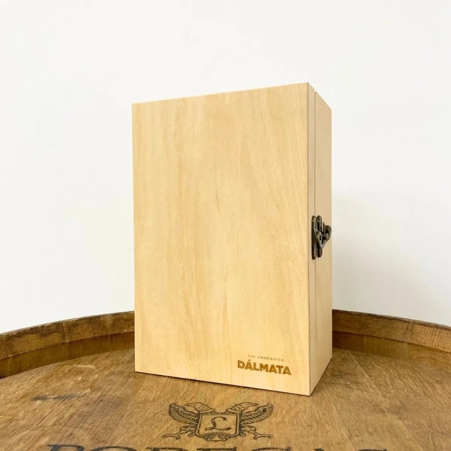 Dálmata Box Classic London Dry 750ml C/estuche Madera - Imagen 4